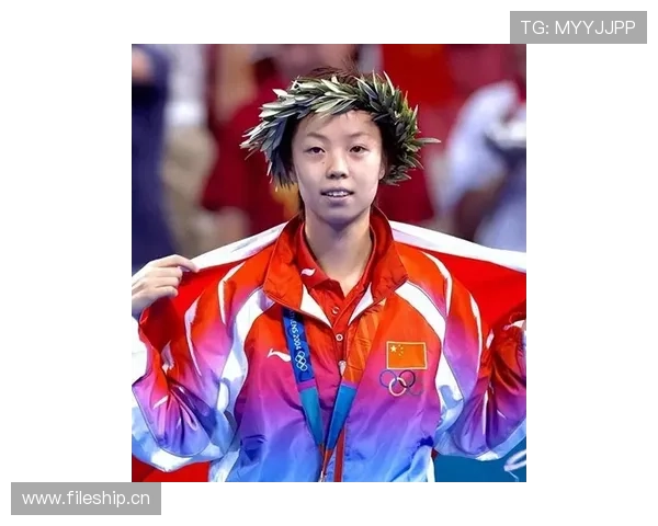 张怡宁居然把冠军奖杯当做家里摆件，普通人想都不敢想啊！