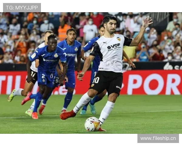 瓦伦西亚俱乐部运营危机持续发酵，对球队稳定性与赛季表现形成制约